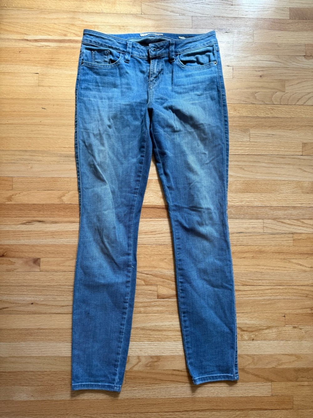 GUESS women’s jeans size 29